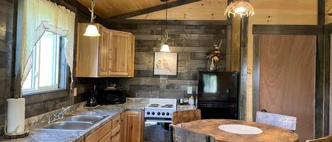 Frigorífic, microones, forn i placa de cuina