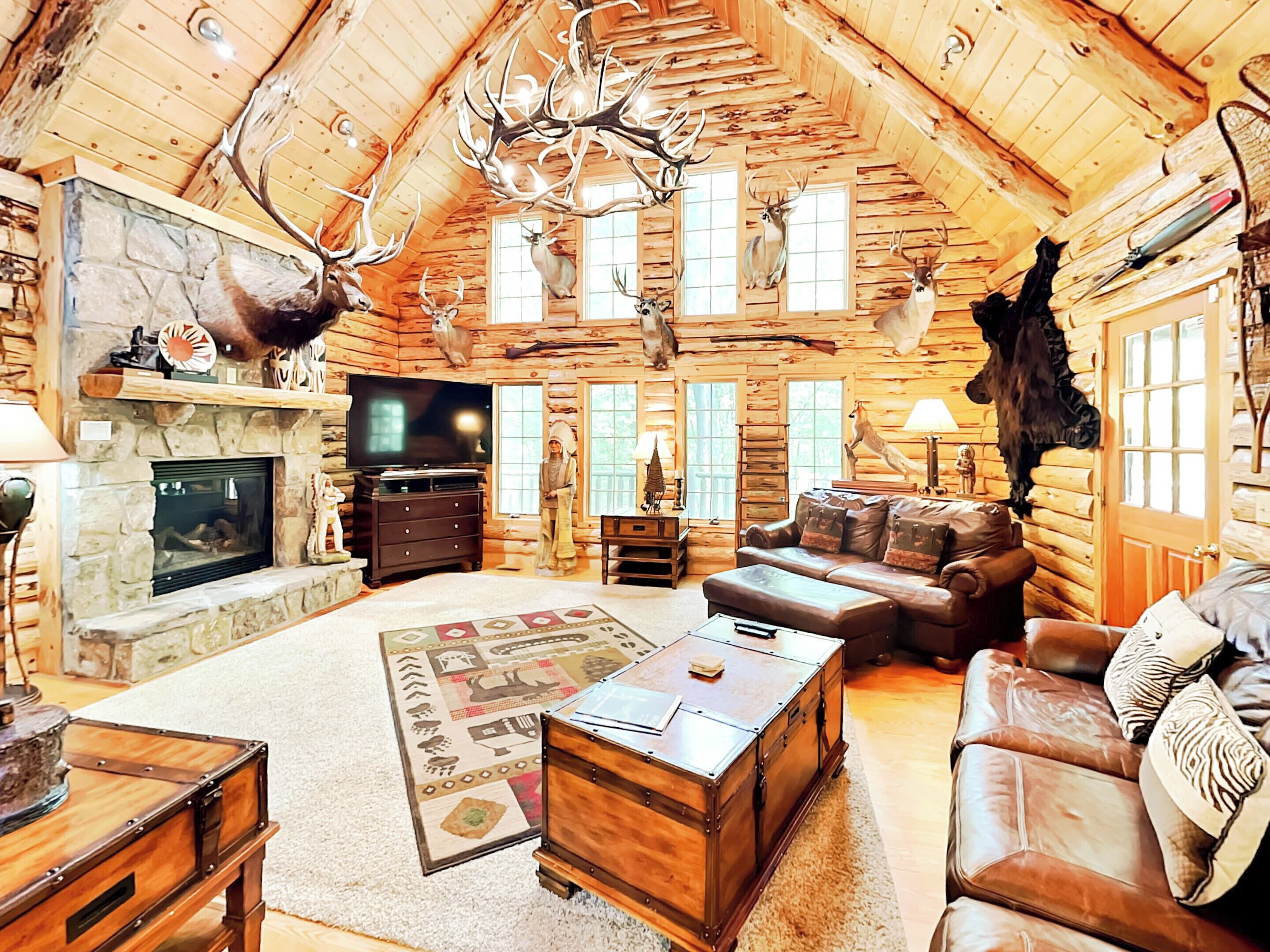 Montana East | Stunning Cabin, Mountain Views!
