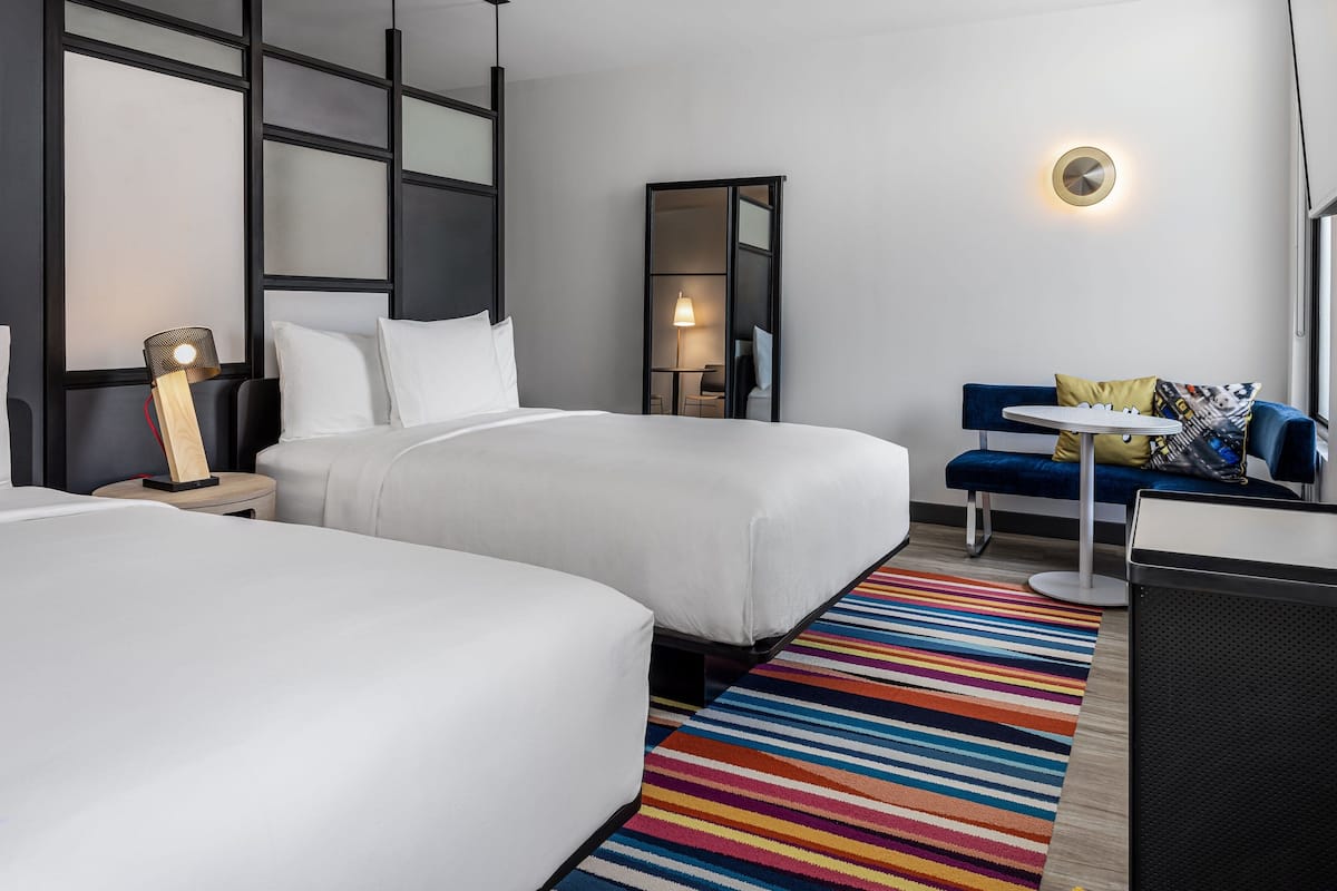 Room, 2 Queen Beds, City View