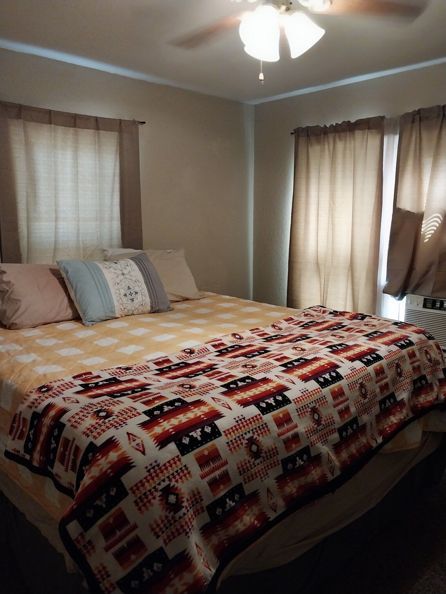 45 minutes from Broken bow lake and 15 minutes from pine creek lake