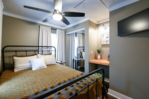 1 bedroom, desk, iron/ironing board, free WiFi