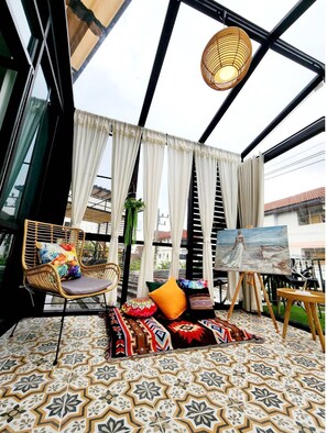 Premier Double Room | Desk, laptop workspace, free WiFi, bed sheets - Capital O 75422 Million Pillows  (Chiang Mai)