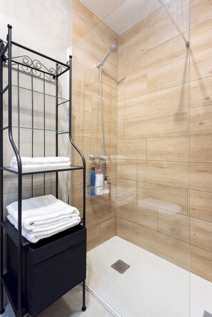 Haartrockner, Handtücher