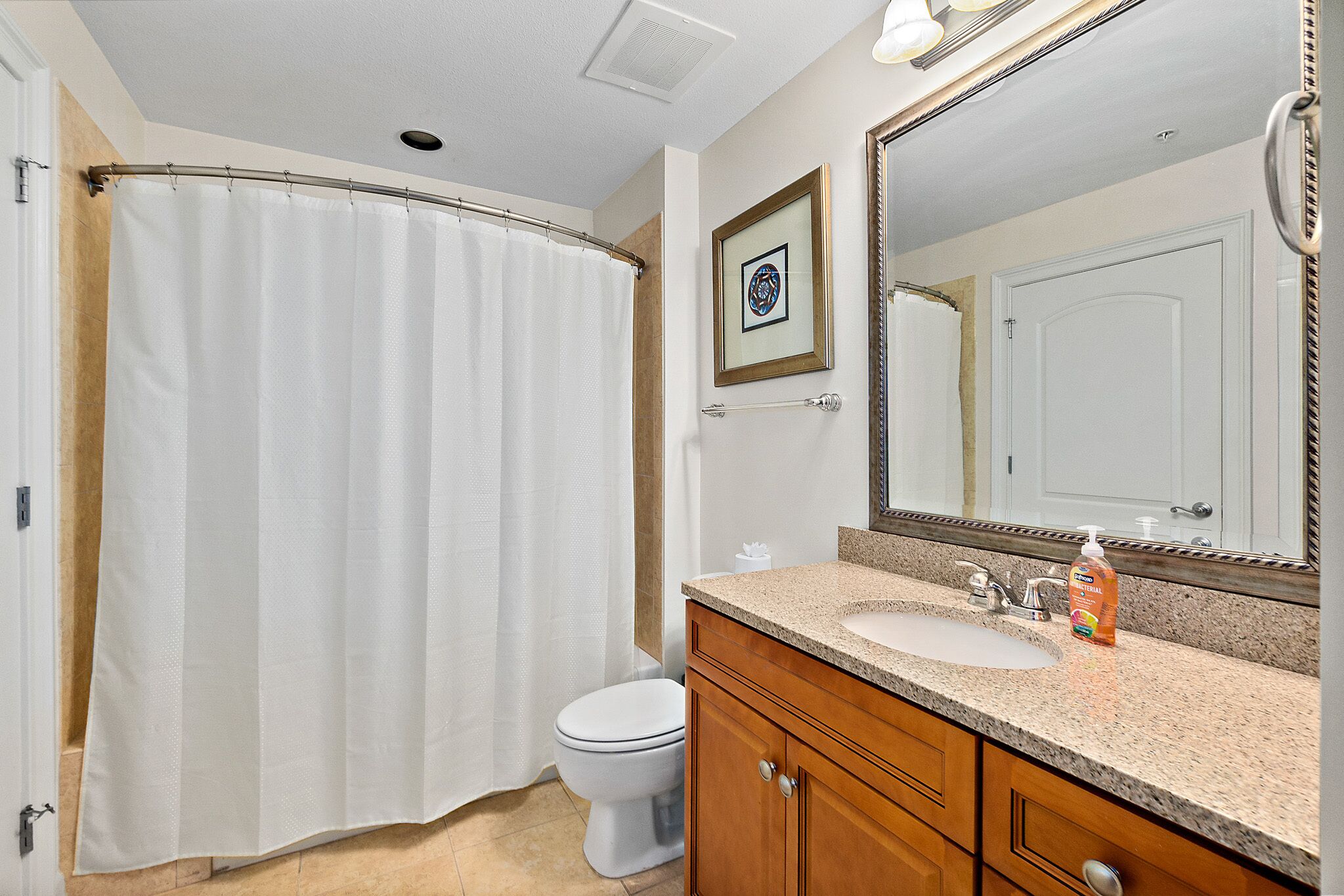 Harbor View Condominium with Stunning Sunsets!