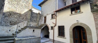 Teo's house is the ideal home for relaxation, centrally located in Anghiari