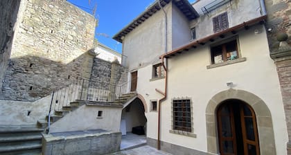 Teo's house is the ideal home for relaxation, centrally located in Anghiari