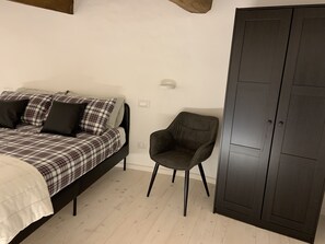 2 bedrooms, WiFi, bed sheets - Teo's house is the ideal home for relaxation, centrally located in Anghiari (Anghiari)