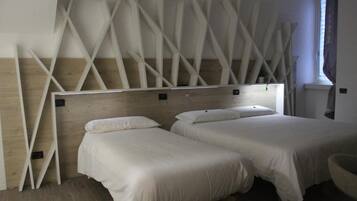 Comfort Triple Room | Desk, laptop workspace, free WiFi