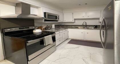 Cozy modern style home, sleep 8, all the amenities of home.