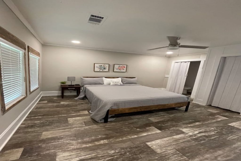 2 chambres, bureau, fer et planche à repasser, Wi-Fi gratuit