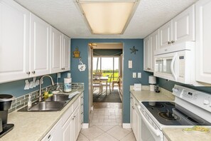 冰箱、微波炉、烤箱、炉灶