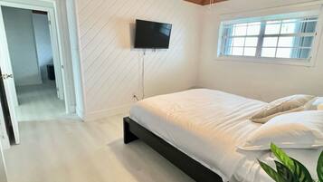 12 bedrooms, WiFi, bed sheets