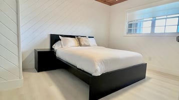 12 bedrooms, WiFi, bed sheets