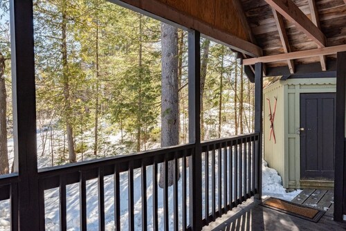 Sugarloaf camp - ski/ outdoors rustic retreat