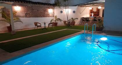 Casa Rural con Piscina Para Grupos en Pleno Centro