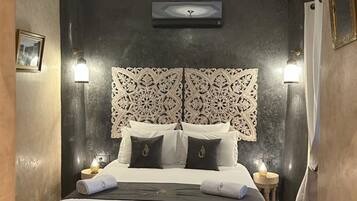 Deluxe Double Room (AMIR)