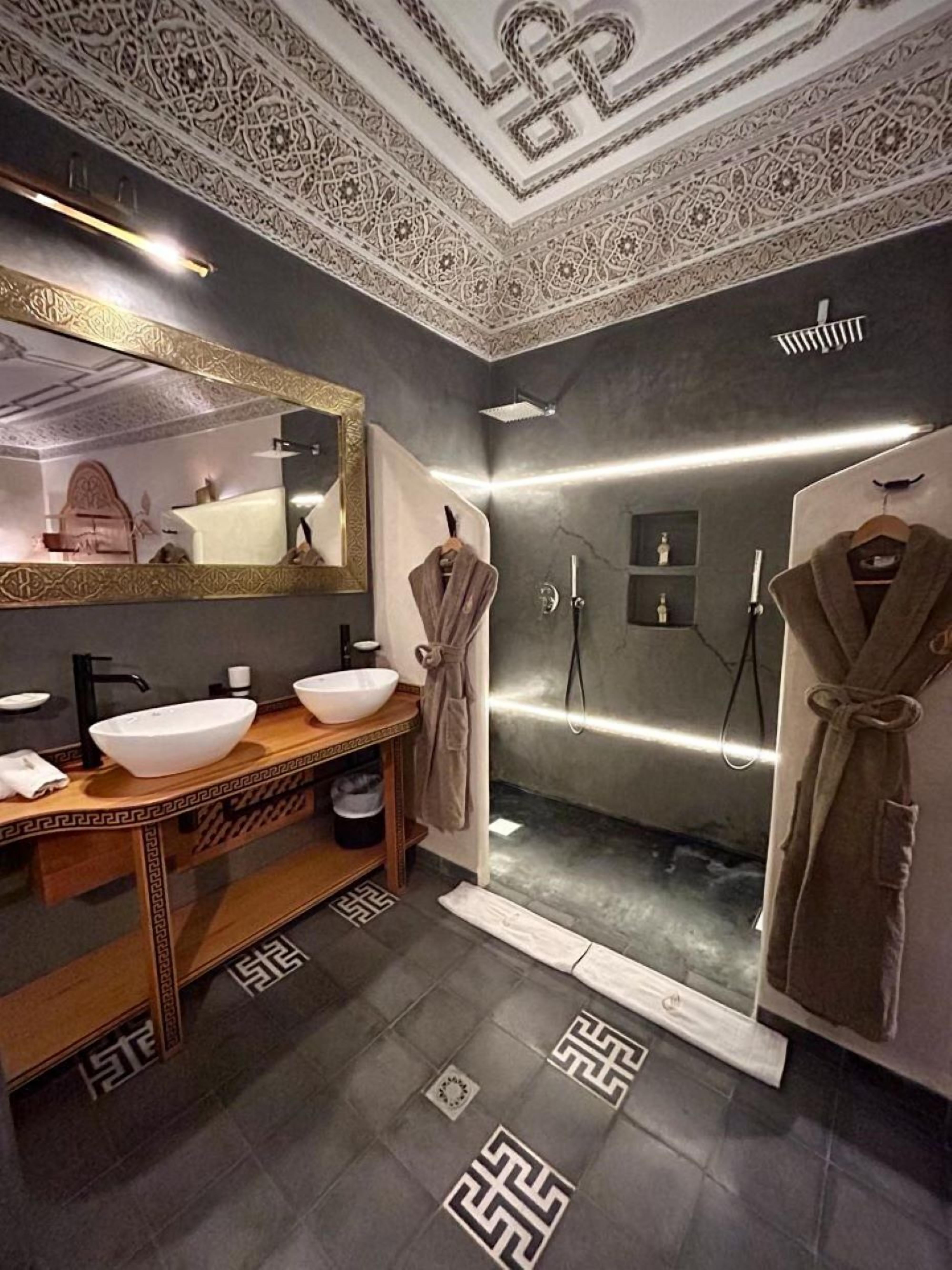 Suite Majestueuse(Malika) | Bathroom | Designer toiletries, hair dryer, towels, soap