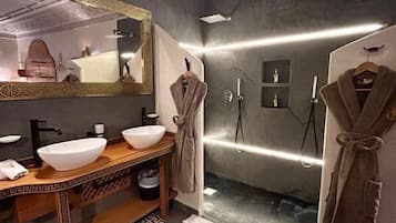 Suite Majestueuse(Malika) | Bathroom | Designer toiletries, hair dryer, towels, soap