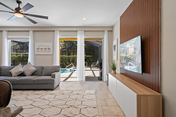 Interior - 6 Bedrooms/ 5.5 Bathrooms/ Solterra (5271 WW) (Davenport)