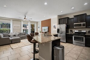 Fridge, microwave, oven, stovetop - 6 Bedrooms/ 5.5 Bathrooms/ Solterra (5271 WW) (Davenport)