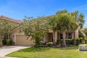 Exterior - 6 Bedrooms/ 5.5 Bathrooms/ Solterra (5271 WW) (Davenport)