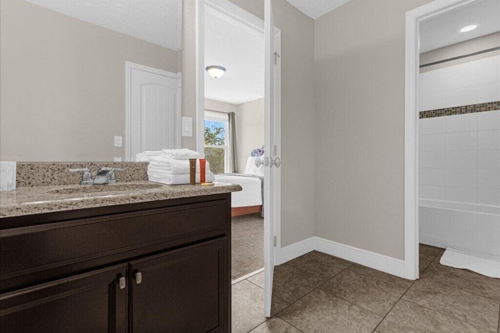 5271 Wildwood Way (39).jpg