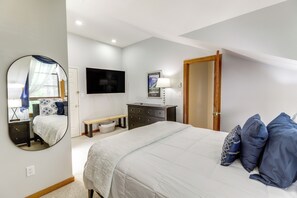 2 bedrooms, travel crib, WiFi, bed sheets