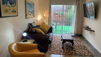 Apartment | Living area | TV