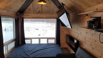 1 bedroom, desk, free WiFi, bed sheets