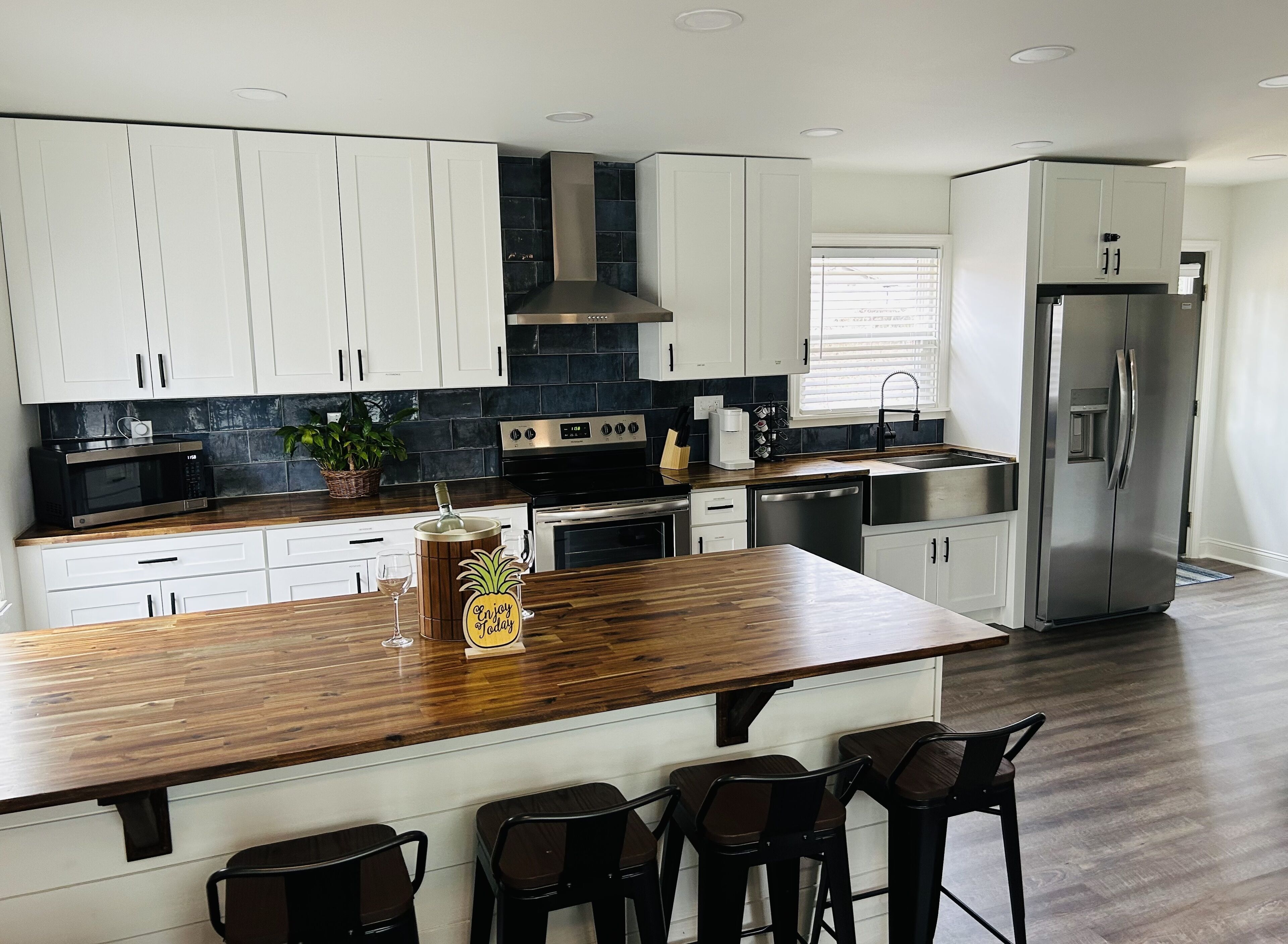 Home away from home.  Less than 10 minutes to City!