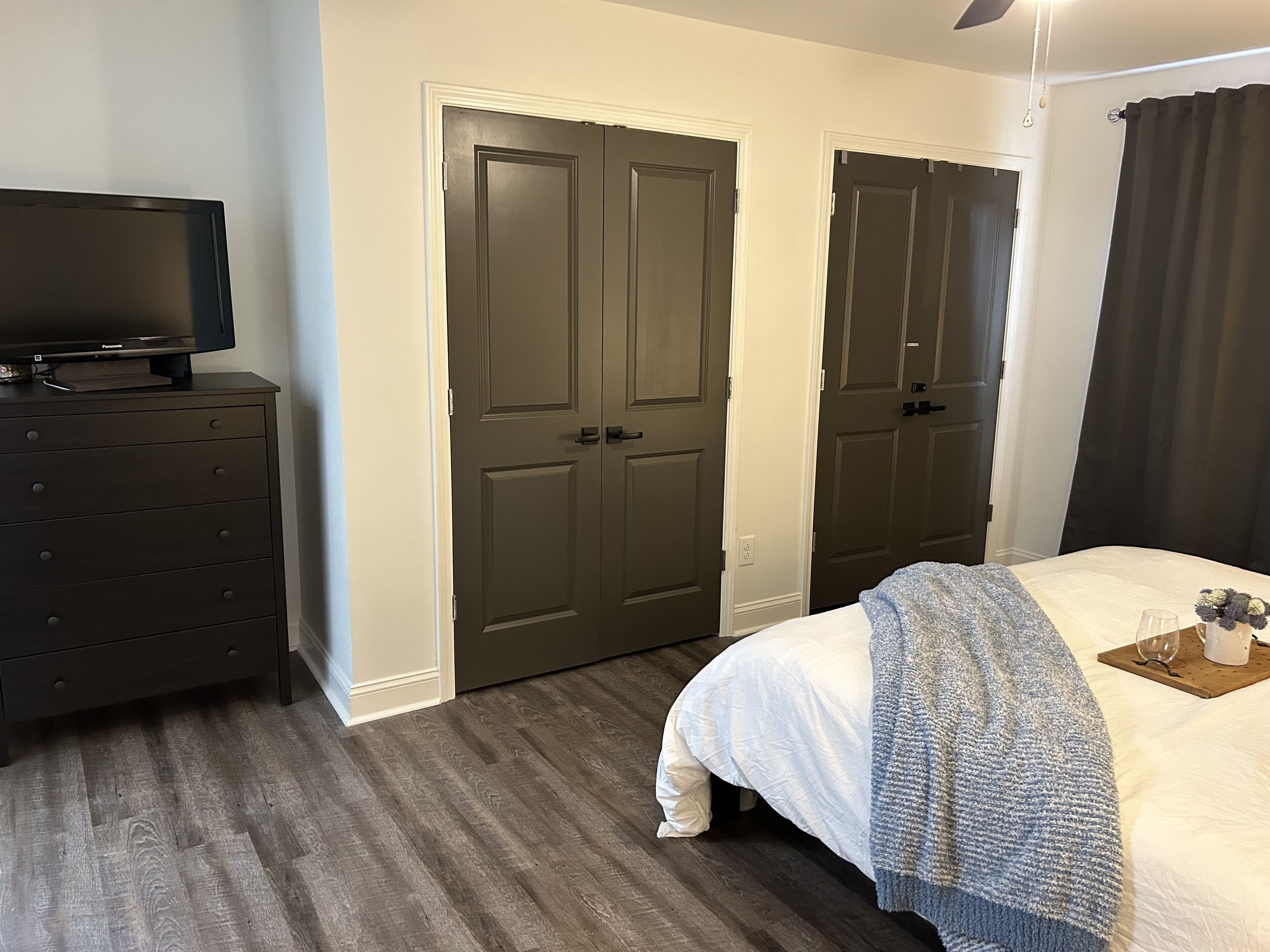 Home away from home.  Less than 10 minutes to City!