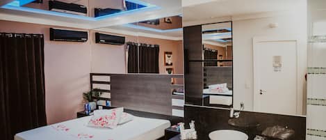 Comfort Double Room | 1 bedroom, premium bedding, minibar, desk