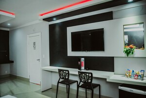 Habitación económica doble | Servicio de comidas en la habitación