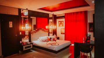 1 bedroom, premium bedding, minibar, desk