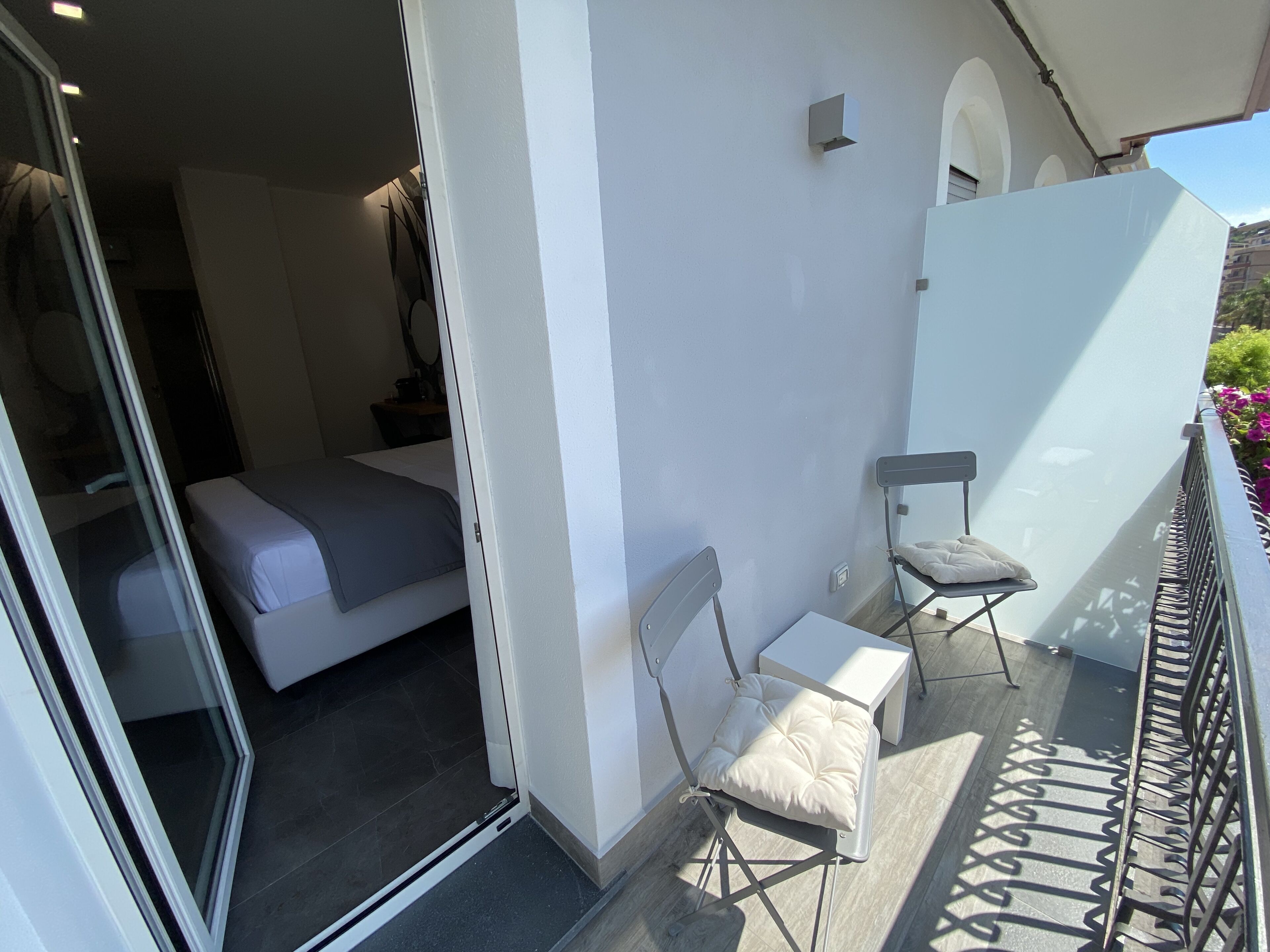 华丽客房, 城市景观 | 高档床上用品、记忆海绵床垫、迷你吧、客房内保险箱