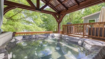 室外 SPA 浴池