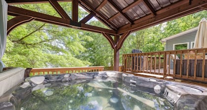 Peaceful Lakefront Home w/ Hot tub, Dock, Firepit, Kayak, Cornhole, Ramp nearby
