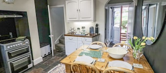 Dobbies Den