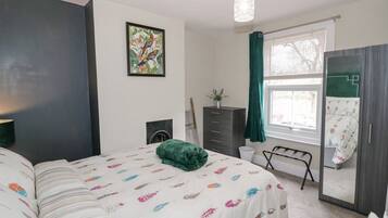 2 bedrooms, individually decorated, individually furnished, free WiFi