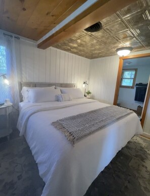 3 soverom, skrivebord, strykejern/-brett og wi-fi (inkludert)