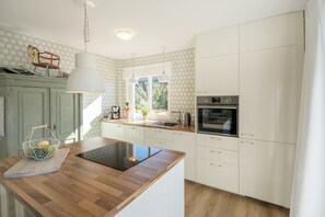 Køleskab, mikrobølgeovn, ovn, opvaskemaskine