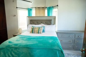 4 Schlafzimmer, Bügeleisen/Bügelbrett, kostenloses WLAN, Bettwäsche