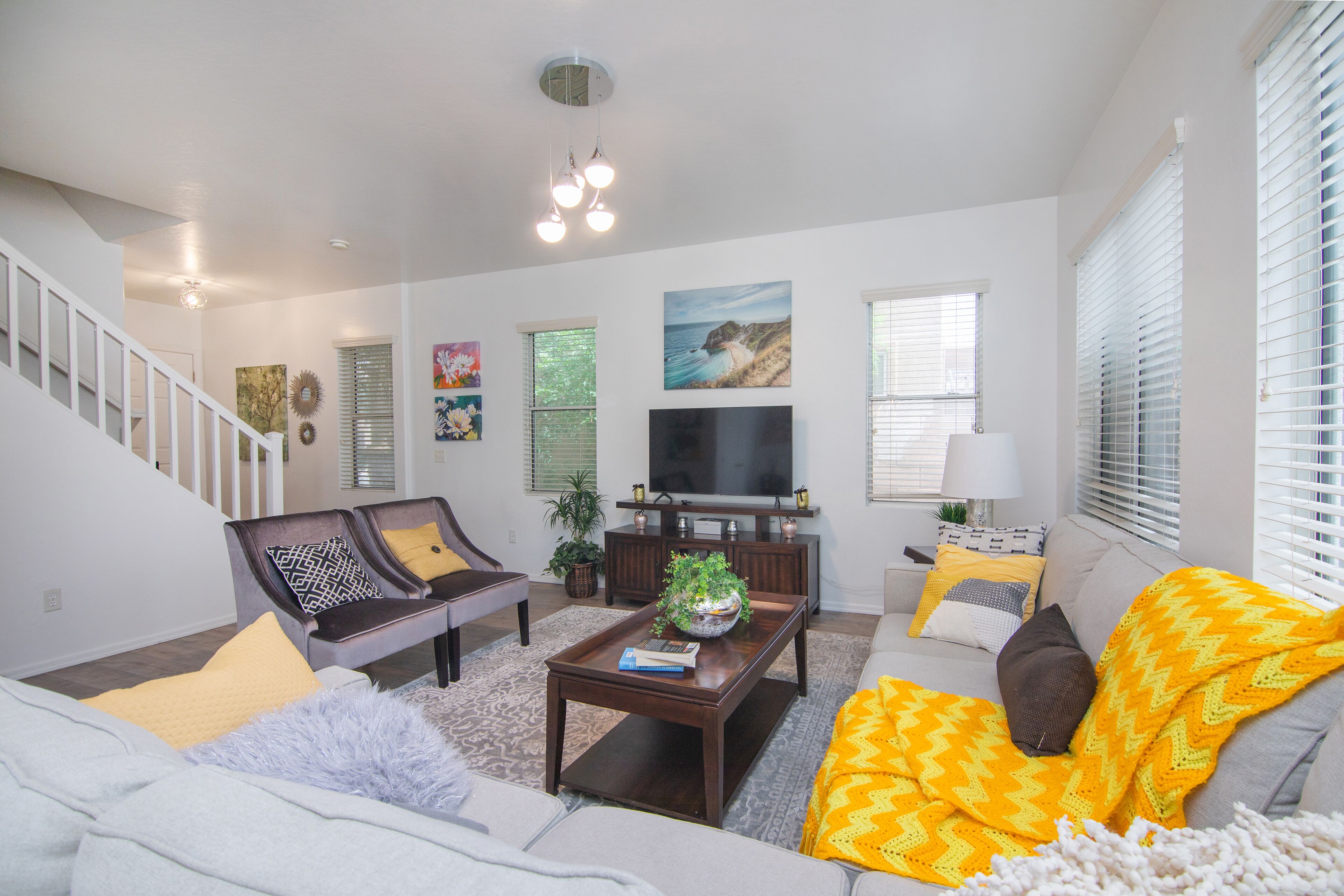 Stylish Vacation Home Phoenix - Low Rates NOW!