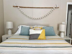 2 Schlafzimmer, Reisekinderbett, kostenloses WLAN, Bettwäsche