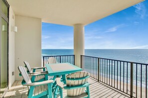 Outdoor dining - The Oasis 1105 | Lazy River, Poolside Grill, New Splash Pad, Pool with Slide! (Orange Beach)