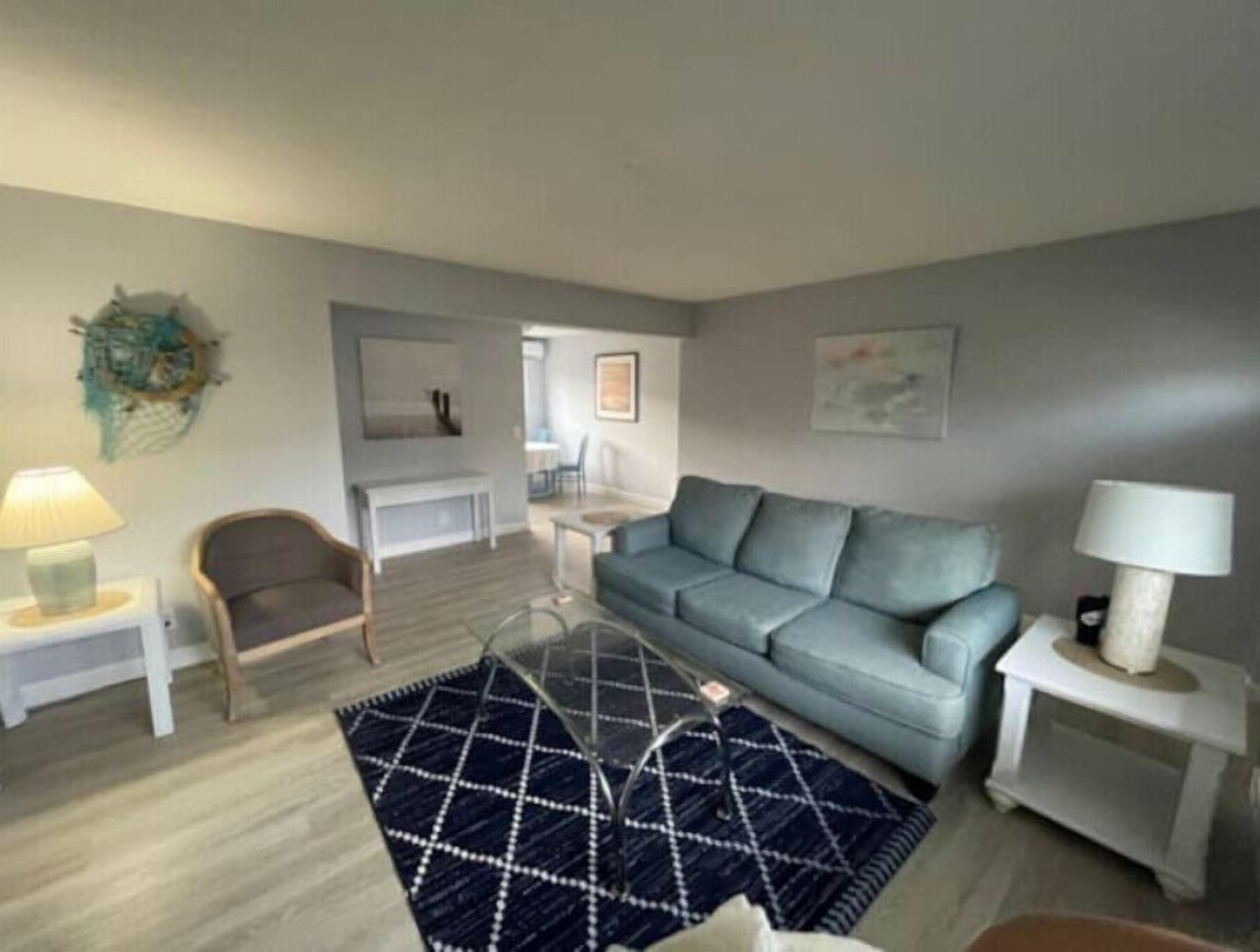 Beach Bungalow on Singer Island with Hot Tub