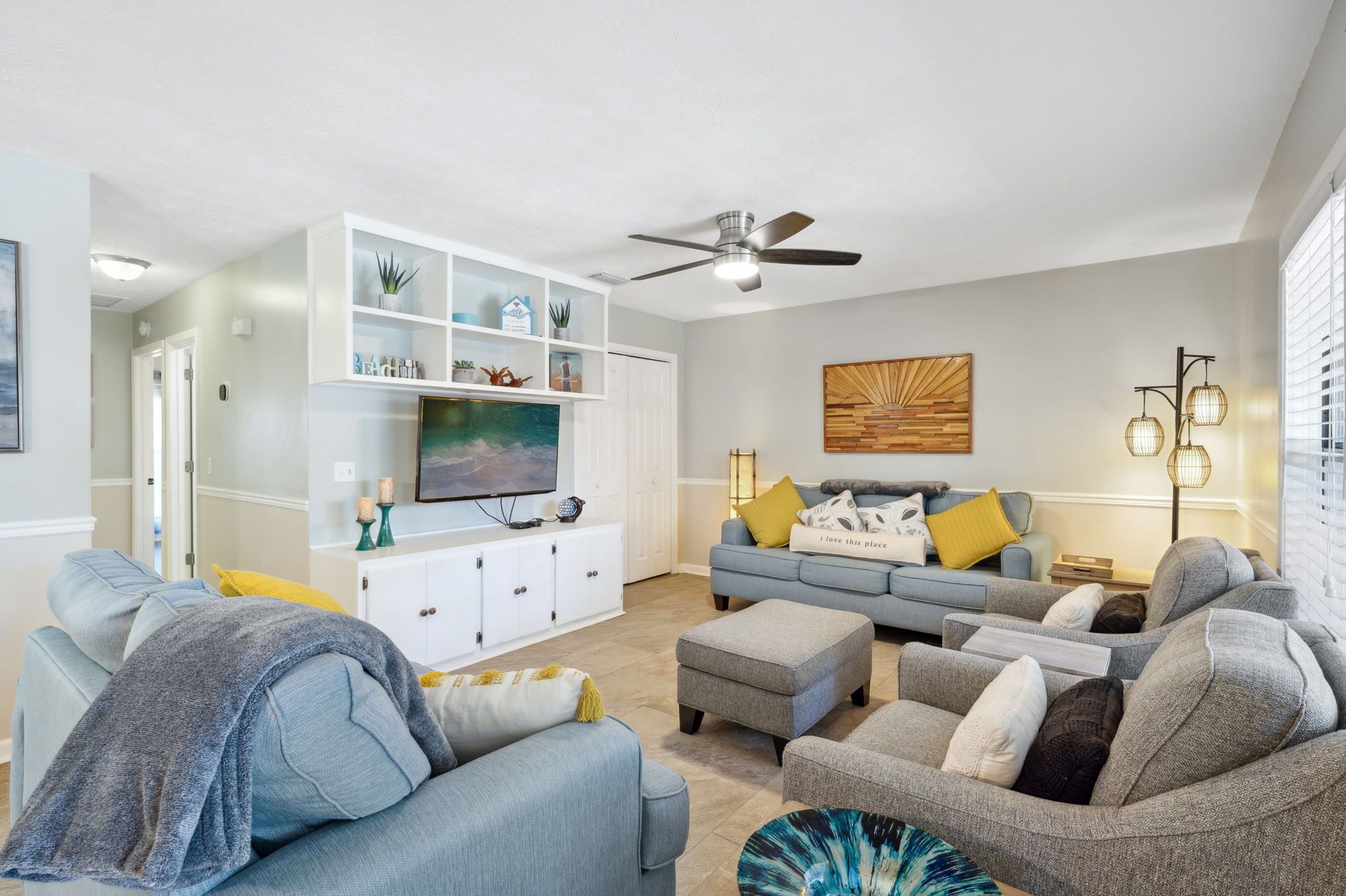 Sunsets & Hot Tub Views, Fire Pit! Backyard Oasis! 2 Blks to Beach! Pet Friendly