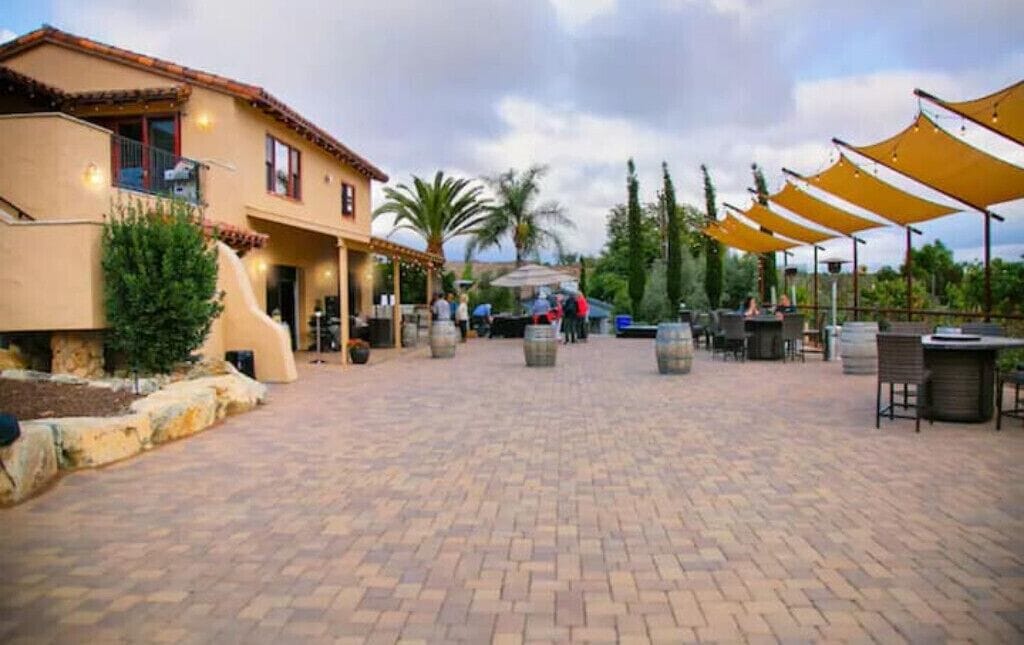 Villa Tuscano on Winery w Horses, Alpacas & Goats