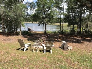Property grounds - 3 Bedroom House on Private Scenic Lake Mable (Melrose)