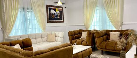 Smart-TV, Stereoanlage